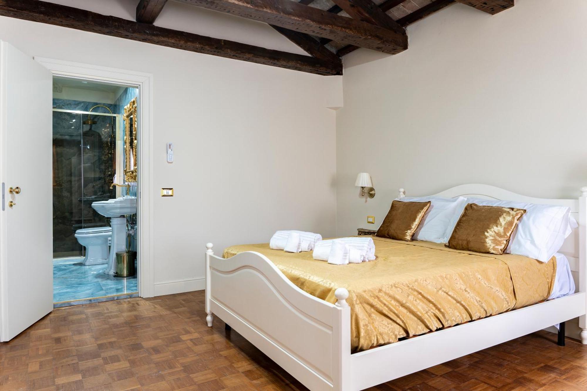 Palazzo Titti Rialto Suites Венеция Экстерьер фото