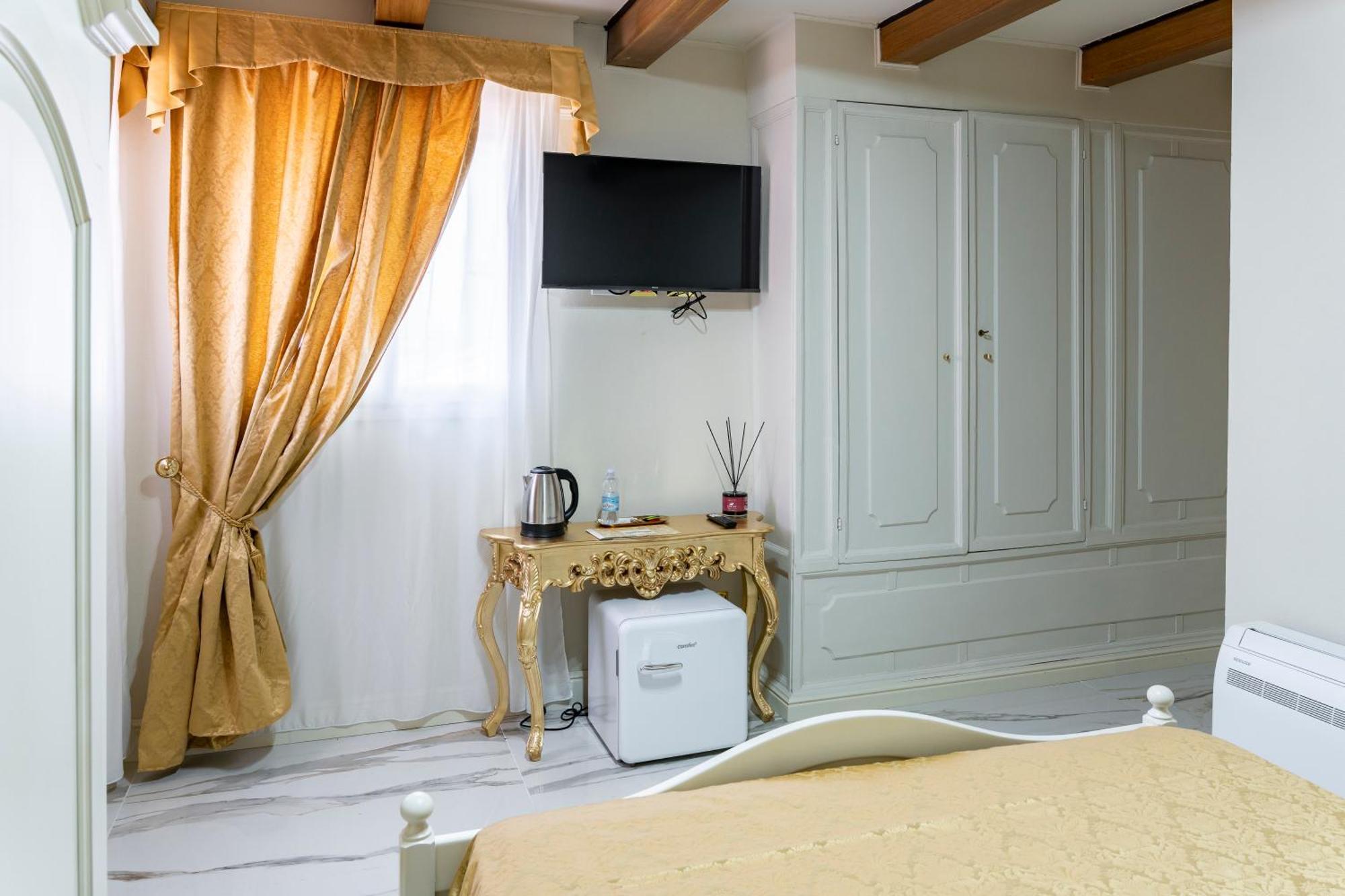 Palazzo Titti Rialto Suites Венеция Экстерьер фото