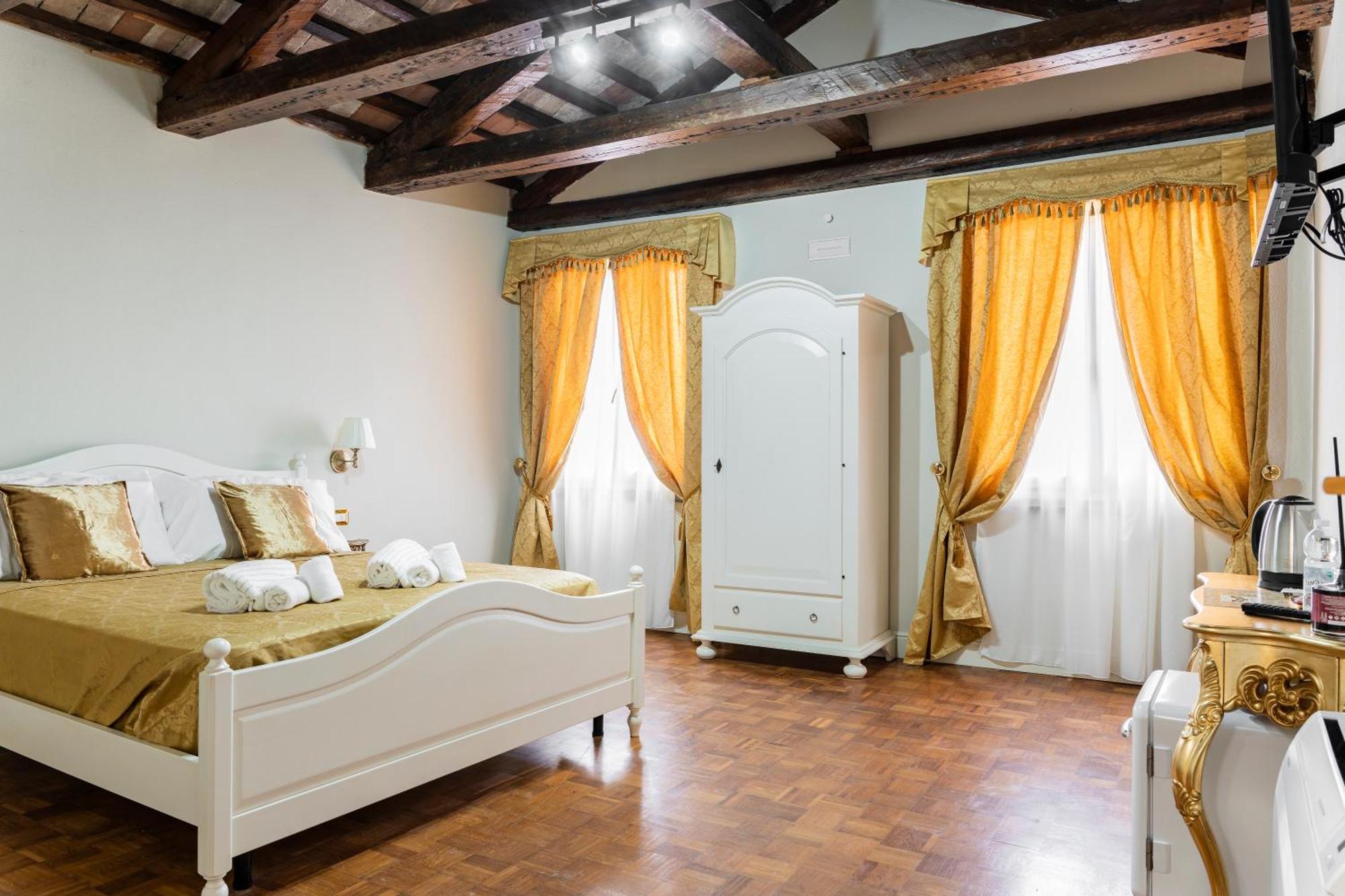 Palazzo Titti Rialto Suites Венеция Экстерьер фото