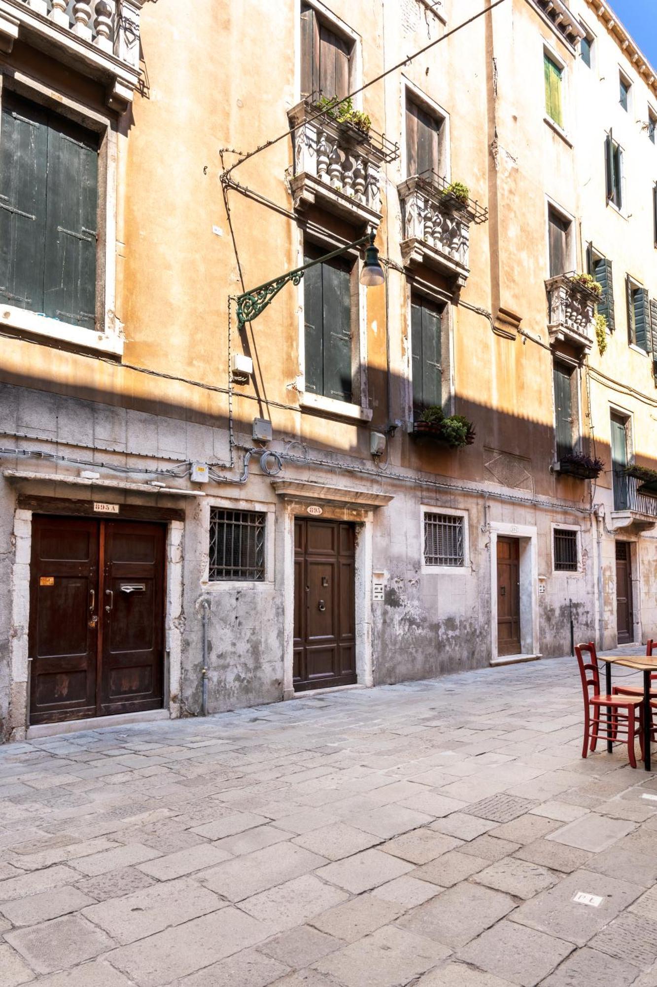 Palazzo Titti Rialto Suites Венеция Экстерьер фото