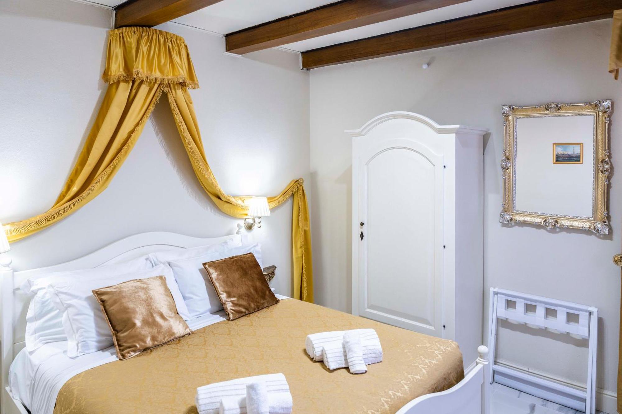 Palazzo Titti Rialto Suites Венеция Экстерьер фото