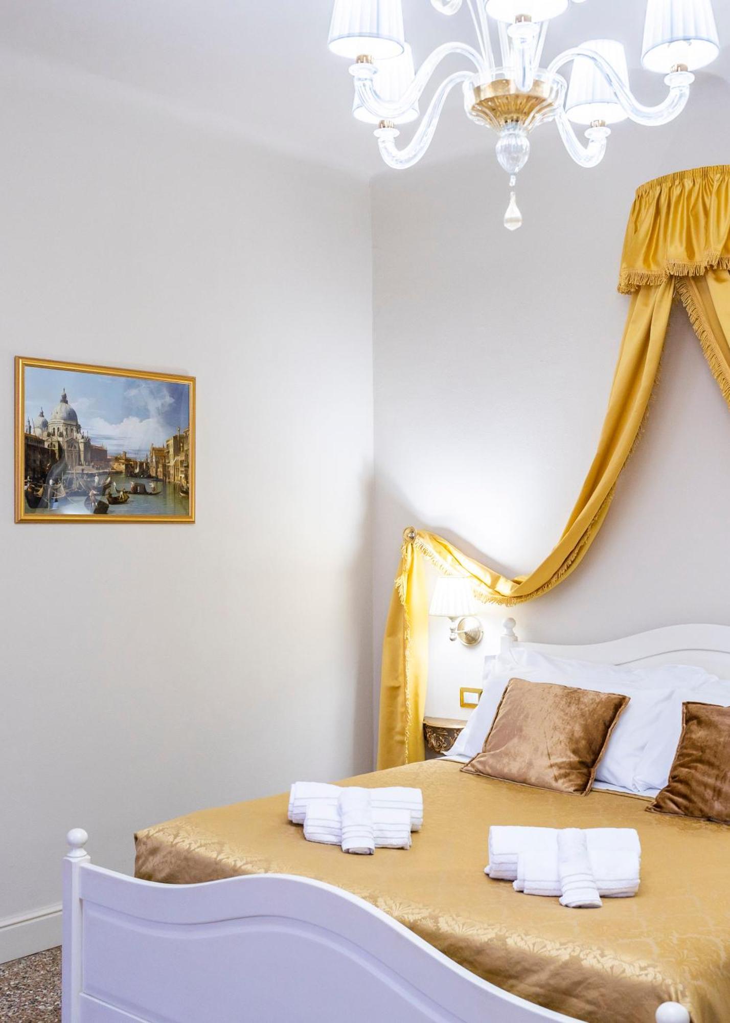 Palazzo Titti Rialto Suites Венеция Экстерьер фото