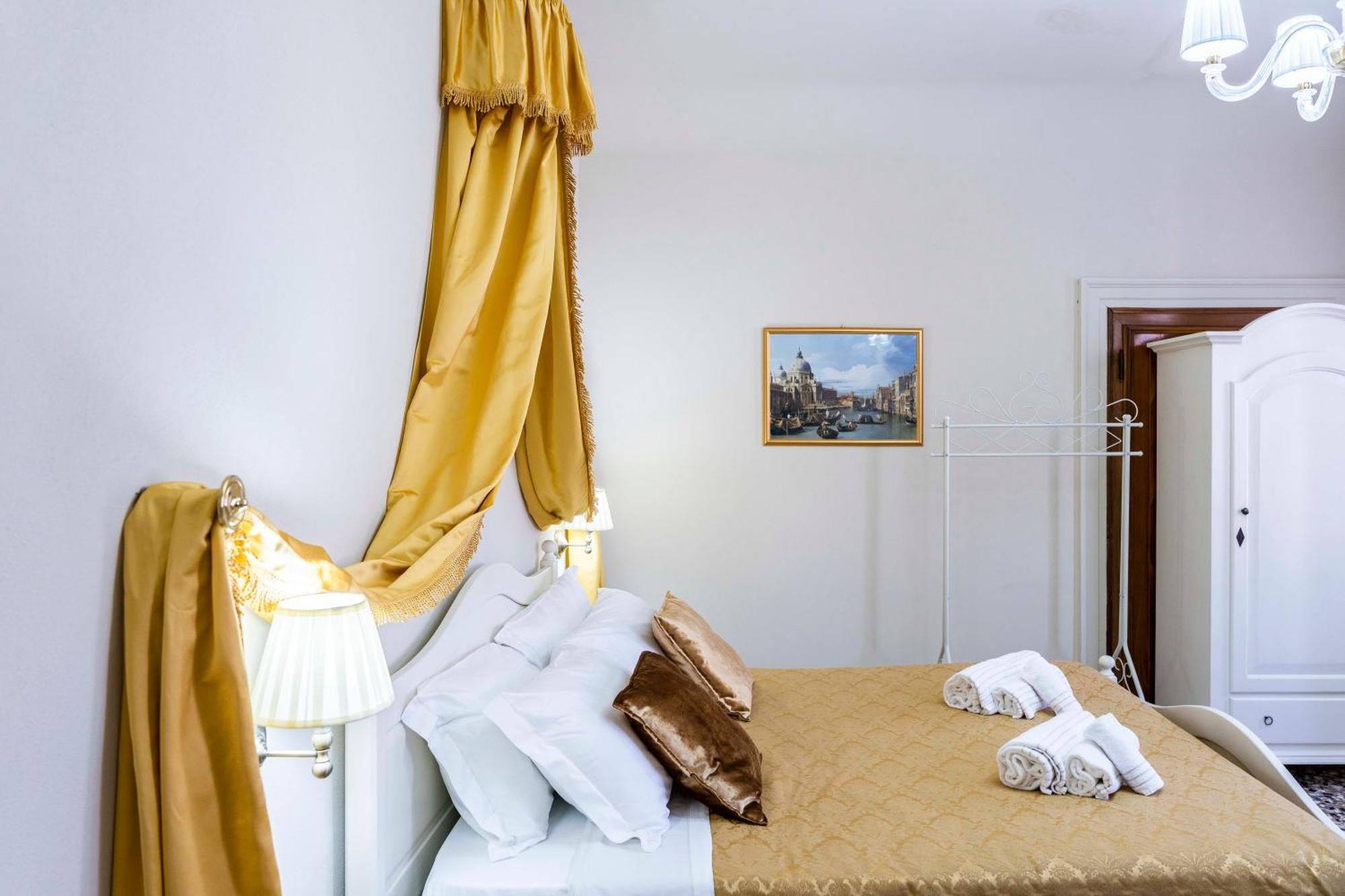 Palazzo Titti Rialto Suites Венеция Экстерьер фото